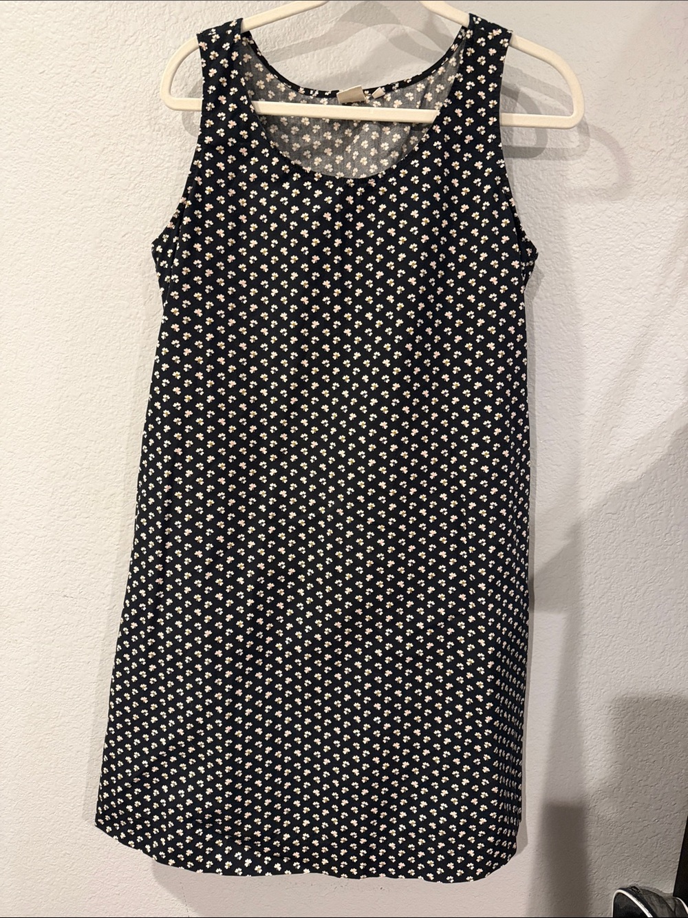 Oral Kiley Black & White Sleeveless Shift Dress - flowers